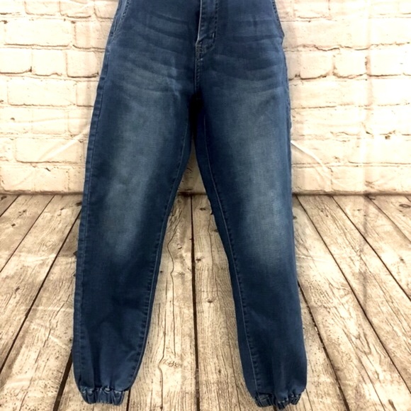 ❤️🔥YMI Kozy Fit Distressed Jeans Jogger Style ❤️🔥Measurements in Photos❤️🔥 - Picture 1 of 14